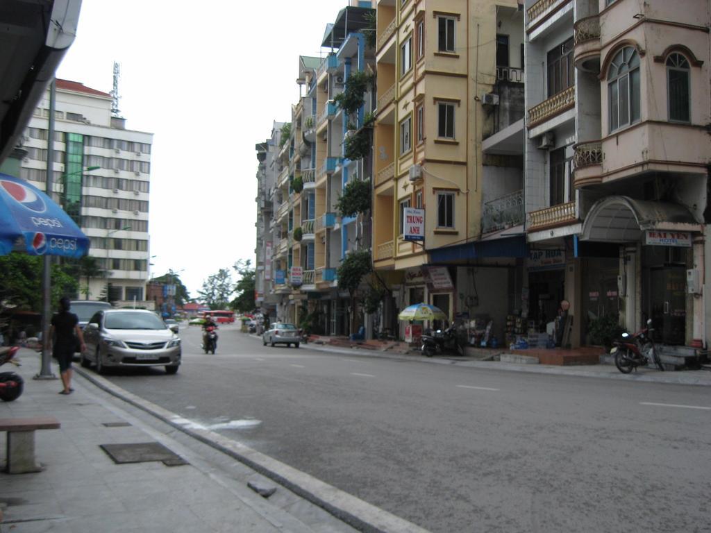 Ho Tay Hotel Ha Long Esterno foto
